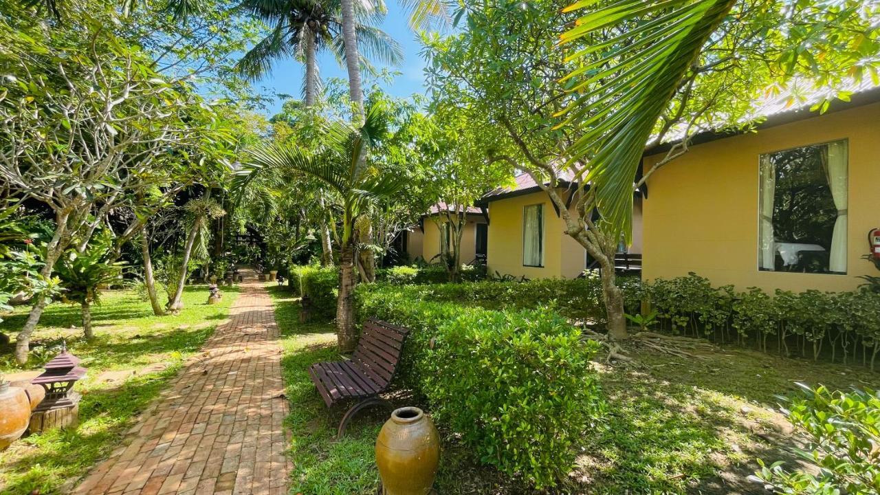 Clean Beach Resort Koh Lanta Exterior photo