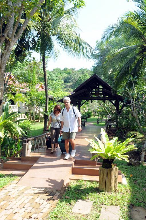 Clean Beach Resort Koh Lanta Exterior photo