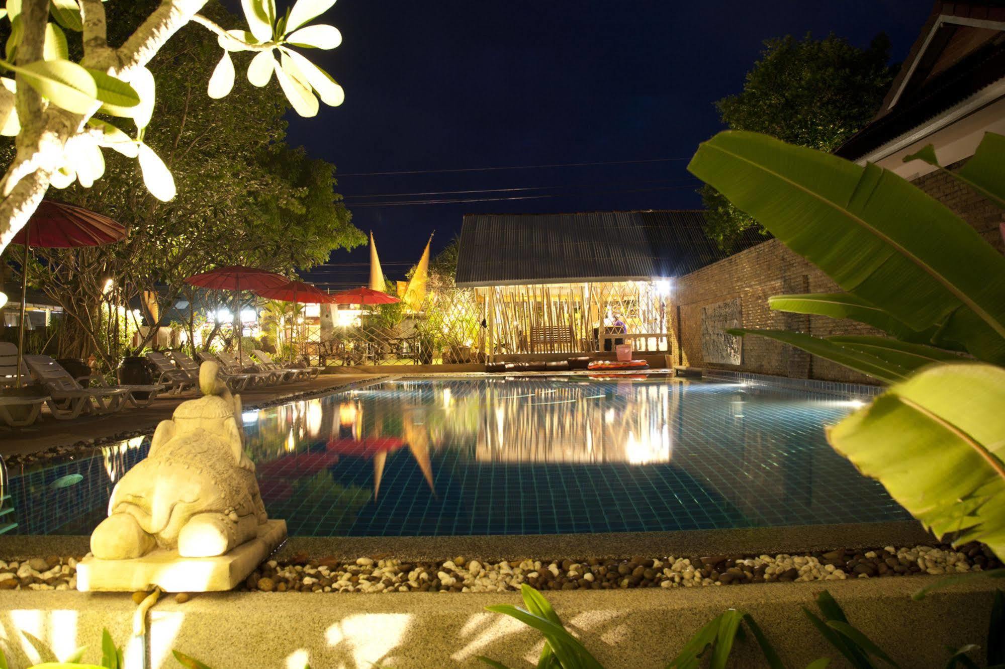 Clean Beach Resort Koh Lanta Exterior photo